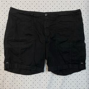 Terra & Sky 24W Black Cargo Shorts
Size: 24W